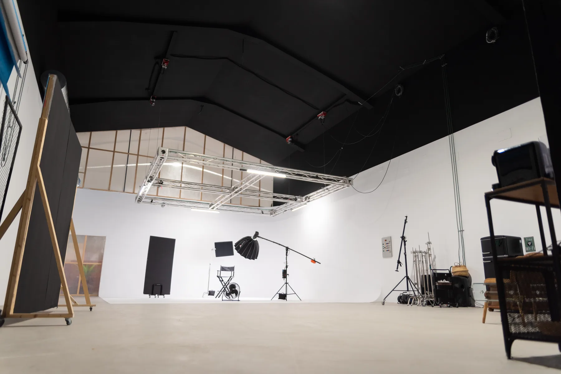 White cove film studio Madrid — product and fashion shoot